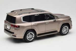 Toyota Land Cruiser LC300 ZX Or LCD 1:18 LCD18013-ZX-GO Métal Moulé — image 3 sur 8