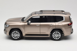 Toyota Land Cruiser LC300 ZX Or LCD 1:18 LCD18013-ZX-GO Métal Moulé — image 4 sur 8