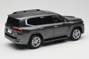 Toyota Land Cruiser LC300 ZX Gris LCD 1:18 LCD18013-ZX-GR Métal Moulé — image 3 sur 8