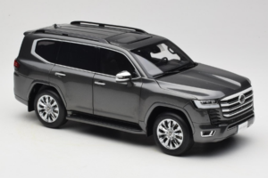 Toyota Land Cruiser LC300 ZX Gris LCD 1:18 LCD18013-ZX-GR Métal Moulé — image 6 sur 8
