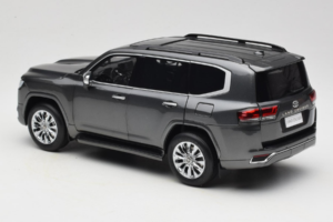 Toyota Land Cruiser LC300 ZX Gris LCD 1:18 LCD18013-ZX-GR Métal Moulé — image 7 sur 8