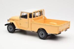 Toyota Land Cruiser Pickup Beige Kyosho 1:18 08958BE Métal Moulé — image 7 sur 8