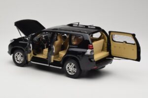 Toyota Land Cruiser Prado J150 Noir Paudi Model 1:18 623132-BK Métal Moulé — image 5 sur 8