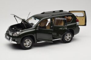 Toyota Land Cruiser Prado J150 Vert Paudi Model 1:18 623132-GR Métal Moulé — image 2 sur 8