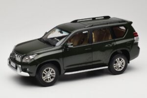 Toyota Land Cruiser Prado J150 Vert Paudi Model 1:18 623132-GR Métal Moulé