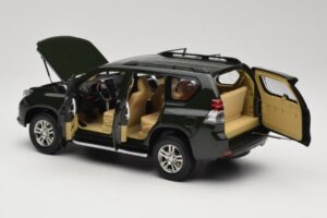 Toyota Land Cruiser Prado J150 Vert Paudi Model 1:18 623132-GR Métal Moulé — image 5 sur 8