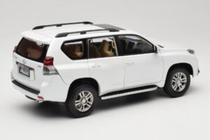 Toyota Land Cruiser Prado J150 Blanc Paudi Model 1:18 623132-WH Métal Moulé — image 3 sur 8