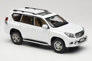 Toyota Land Cruiser Prado J150 Blanc Paudi Model 1:18 623132-WH Métal Moulé — image 6 sur 8