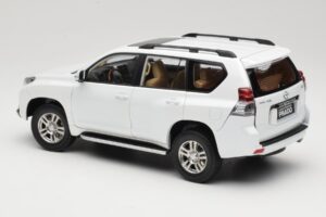 Toyota Land Cruiser Prado J150 Blanc Paudi Model 1:18 623132-WH Métal Moulé — image 7 sur 8