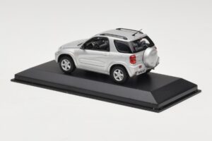 Toyota RAV4 XA20 Argent Intérieur Clair Minichamps 1:43 31434205 Métal Moulé — image 3 sur 4