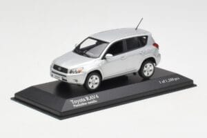 Toyota RAV4 XA30 Argent Minichamps 1:43 400166570 Métal Moulé — image 2 sur 4