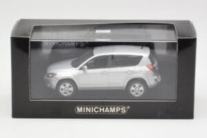 Toyota RAV4 XA30 Argent Minichamps 1:43 400166570 Métal Moulé — image 4 sur 4