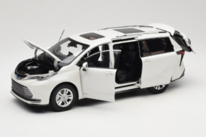 Toyota Sienna XL30 Blanc OEM 1:18 TOYOTA013 Métal Moulé — image 2 sur 8