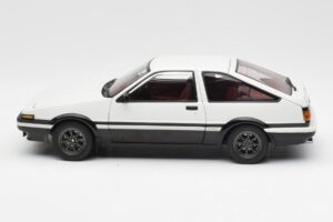 Toyota Sprinter Trueno AE86 New Initial D Movie Legend 1 AUTOart 1:18 78798 Métal Moulé — image 4 sur 8