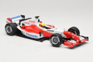 Toyota TF105 #17 R. Schumacher Panasonic Toyota Racing Showcar 2005 Minichamps 1:18 100050087 Métal Moulé — image 4 sur 7