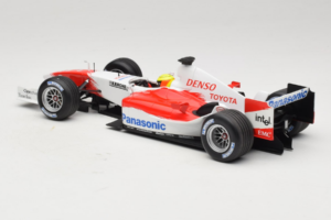 Toyota TF105 #17 R. Schumacher Panasonic Toyota Racing Showcar 2005 Minichamps 1:18 100050087 Métal Moulé — image 5 sur 7