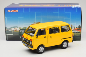 Toyota TJ110 Tianjin Huali Jaune OEM 1:18 TOYOTA014 Métal Moulé — image 8 sur 8