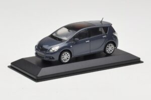 Toyota Verso Grey Metallic Minichamps 1:43 TOYOTA011 Métal Moulé — image 2 sur 4