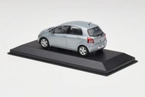Toyota Yaris Mk2 Glacier Bleu Minichamps 1:43 TOYOTA001 Métal Moulé — image 3 sur 4