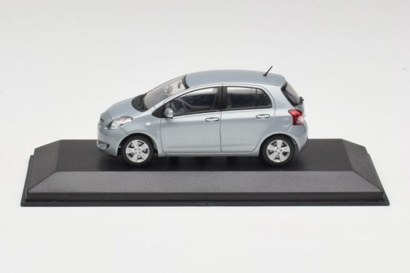 Toyota Yaris Mk2 Glacier Bleu Minichamps 1:43 TOYOTA001 Métal Moulé
