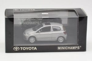 Toyota Yaris XP10 TS Gris Minichamps 1:43 TOYOTA007 Métal Moulé — image 2 sur 3