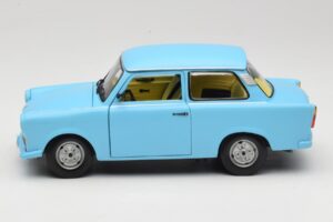 Trabant 601 Bleu Sun Star 1:18 4290 Métal Moulé — image 4 sur 8