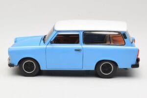 Trabant 601 Break Bleu Sun Star 1:18 4272 Métal Moulé — image 4 sur 8