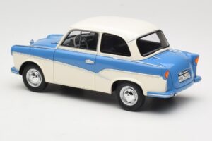 Trabant P50 Bleu Clair Crème BoS Models 1:18 BOS035 Résine — image 5 sur 6