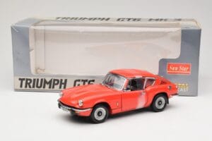Triumph GT6 Mk3 Rouge Sun Star 1:18 1056 Métal Moulé — image 6 sur 6