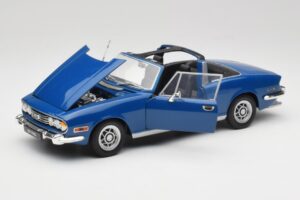Triumph Stag Mk1 Sapphire Blue Revell 1:18 8815 Métal Moulé — image 2 sur 8