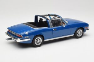 Triumph Stag Mk1 Sapphire Blue Revell 1:18 8815 Métal Moulé — image 3 sur 8