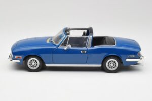 Triumph Stag Mk1 Sapphire Blue Revell 1:18 8815 Métal Moulé — image 4 sur 8