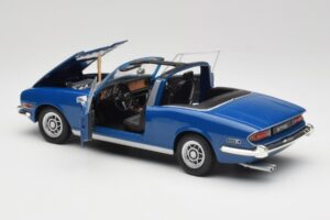 Triumph Stag Mk1 Sapphire Blue Revell 1:18 8815 Métal Moulé — image 5 sur 8