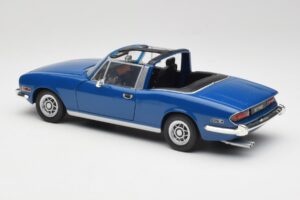 Triumph Stag Mk1 Sapphire Blue Revell 1:18 8815 Métal Moulé — image 7 sur 8