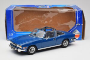 Triumph Stag Mk1 Sapphire Blue Revell 1:18 8815 Métal Moulé — image 8 sur 8
