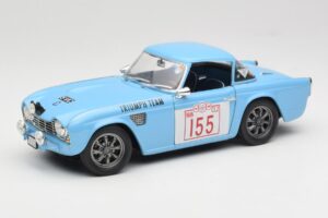 Triumph TR4 Rally Car Revell 1:18 8773 Métal Moulé
