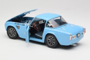 Triumph TR4 Rally Car Revell 1:18 8773 Métal Moulé — image 5 sur 8