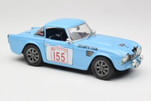 Triumph TR4 Rally Car Revell 1:18 8773 Métal Moulé — image 6 sur 8