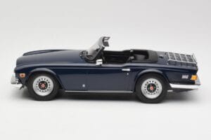 Triumph TR6 PI Bleu Foncé Minichamps 1:18 155132032 Métal Moulé — image 3 sur 6