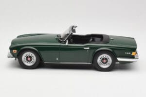 Triumph TR6 PI Vert Foncé Minichamps 1:18 155132030 Métal Moulé — image 3 sur 6