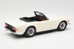 Triumph TR6 PI Blanc Minichamps 1:18 155132035 Métal Moulé — image 2 sur 6