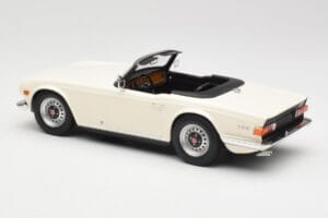 Triumph TR6 PI Blanc Minichamps 1:18 155132035 Métal Moulé — image 5 sur 6