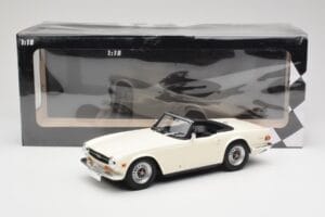 Triumph TR6 PI Blanc Minichamps 1:18 155132035 Métal Moulé — image 6 sur 6
