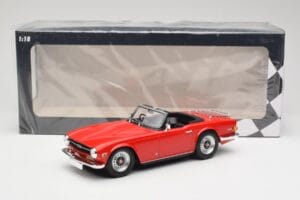 Triumph TR6 PI Rouge Minichamps 1:18 155132031 Métal Moulé — image 6 sur 6