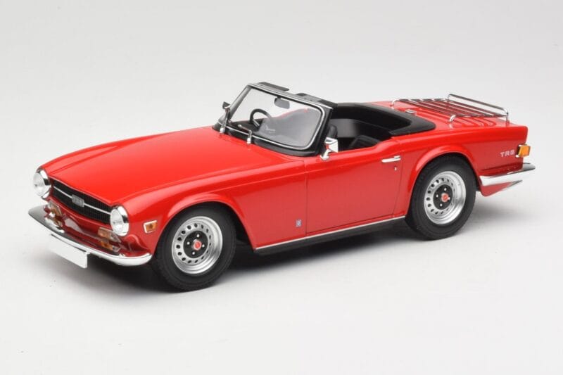 Triumph TR6 PI Rouge Minichamps 1:18 155132031 Métal Moulé