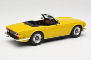 Triumph TR6 RHD Jaune Minichamps 1:18 155132034 Métal Moulé — image 2 sur 6