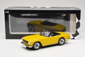 Triumph TR6 RHD Jaune Minichamps 1:18 155132034 Métal Moulé — image 6 sur 6