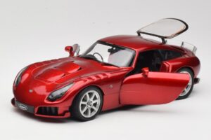 TVR Sagaris Rouge Revell 1:18 08816 Métal Moulé — image 2 sur 8