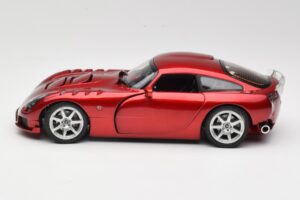 TVR Sagaris Rouge Revell 1:18 08816 Métal Moulé — image 4 sur 8