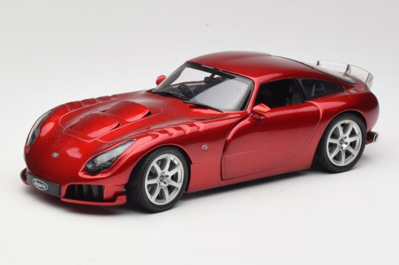 TVR Sagaris Rouge Revell 1:18 08816 Métal Moulé